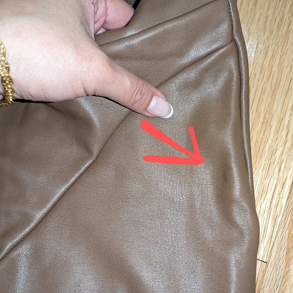 NWT SKIMS FAUX LEATHER SEAMED BOOT CUT PANTS IN JASPER - Picture 6 of 7